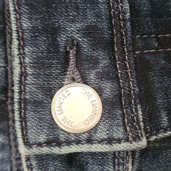 ☑️The Limited Jeans ~ Slim Boyfriend Factory Distressed Patchwork Jeans Mid-Rise - Picture 3 of 9